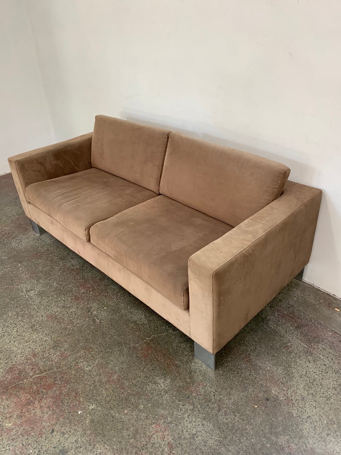 Image of SUEDE 2.5 SEATER LOUNGE