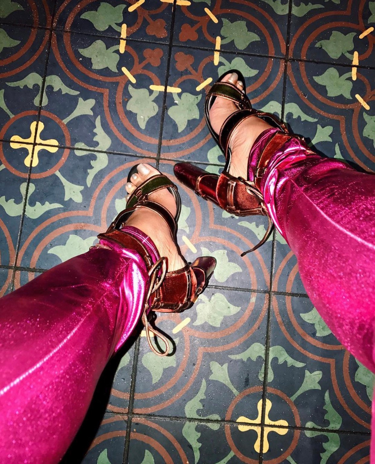 Image of METALLIC HOT PINK LEGGING & CROP TOP SET (LARGE)