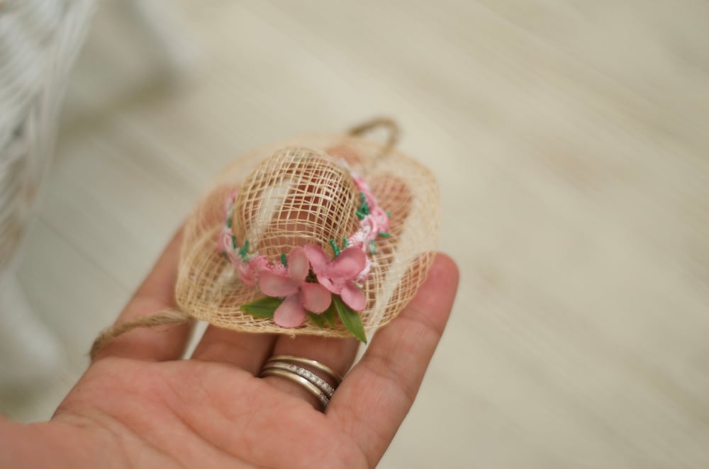 Image of Hat tieback (pink)