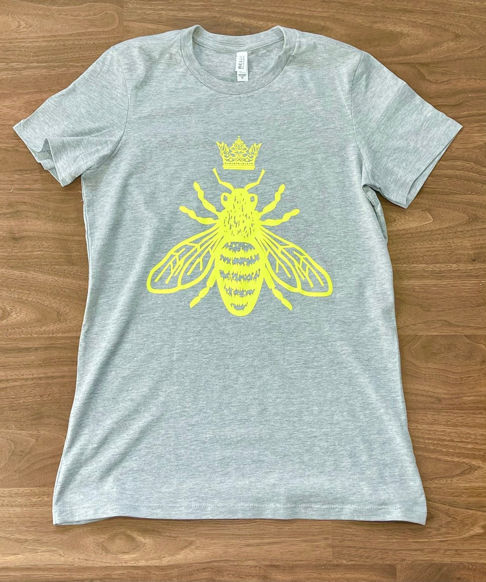 Women’s Slim Fit QUEEN BEE T-Shirt (Grey)