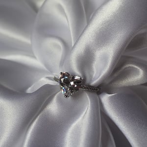 Image of AMORA Heart Ring