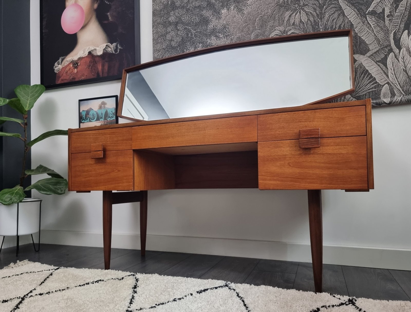 kofod larsen dressing table