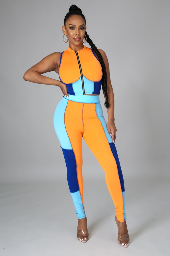 Image of Stay Serving Leggings Set