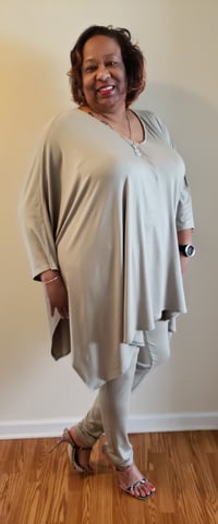Image 3 of The Glamorous Woman 2pc tunic pant set