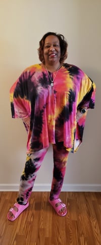 Image 2 of The Glamorous Woman 2pc tunic/pant set tie dye