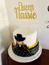 BEYONCE THEMED CAKE