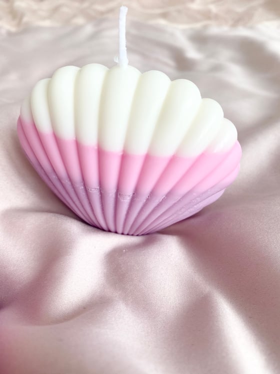 Image of Naia&Co Seashell candle Pink Mix