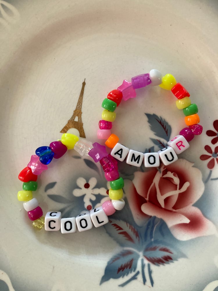 Image of Bracelets multicolores à messages