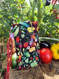 Image 1 of Bolsito broche para el móvil HUERTA negro