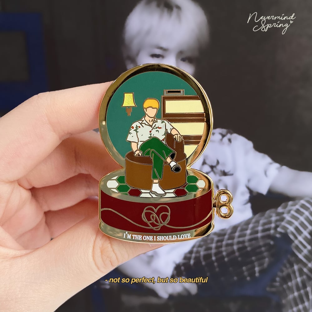 [INDIVIDUAL] Vocal Line Music Box Enamel Pin 🎼