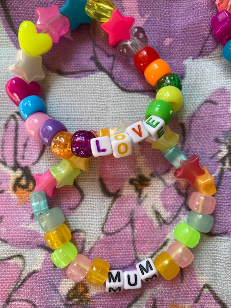 Image of Bracelets élastiques en perles multicolores à messages 