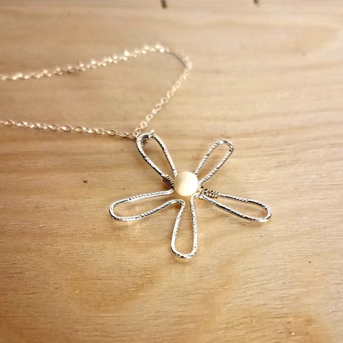 Image of Flower power pendant