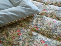 Image 3 of Beautiful William Morris Golden Lily Single Eiderdown