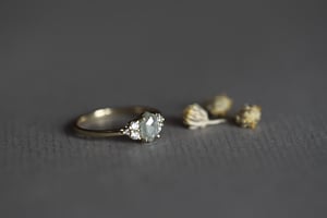 Image of 18ct gold hexagonal rose-cut grey diamond ring (IOW175)