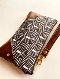 Image 1 of B&W arches wristlet