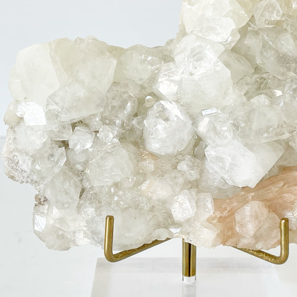 Image of Apophyllite/Stilbite no.19 + Lucite and Brass Stand