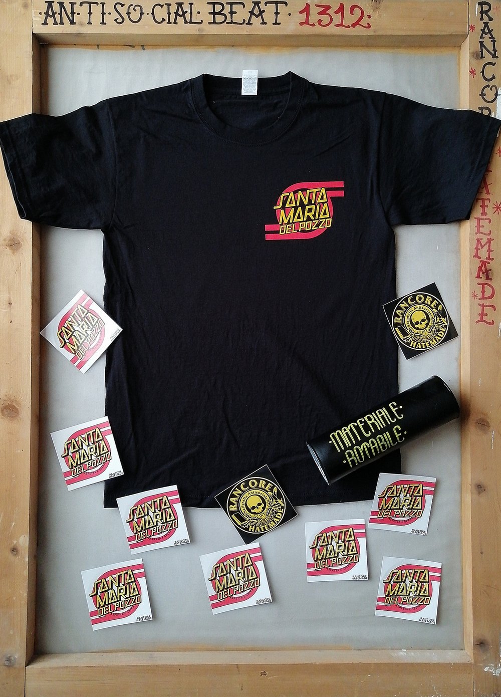 SANTA chee?! T-shirt