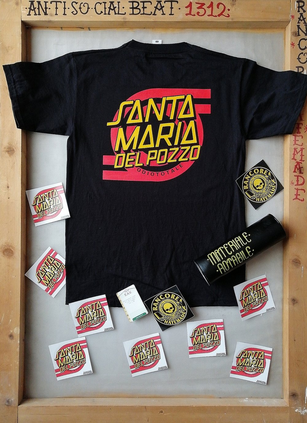 SANTA chee?! T-shirt