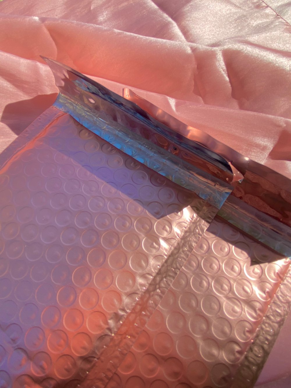 Image of 10pc Rose Gold bubble mailers