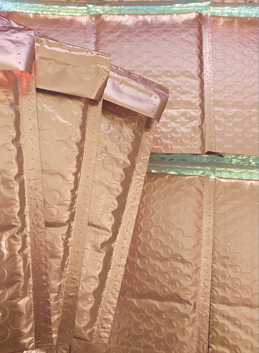 Image of 10pc Rose Gold bubble mailers