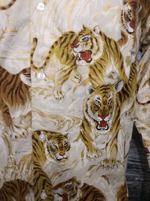 Image of Gold tigers men shirt, slim fit cut