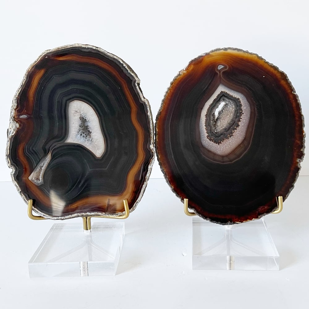 Image of Agate Slice no.20 + Lucite and Brass Stand