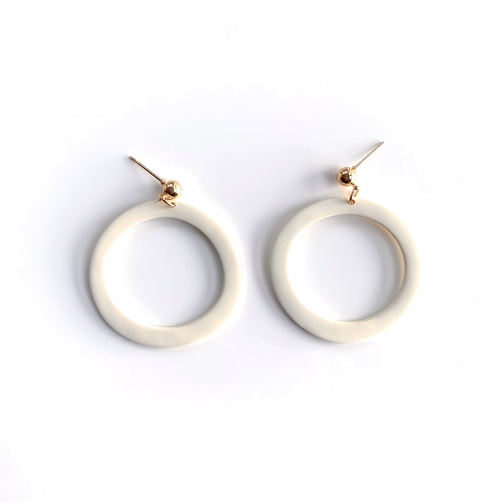 Image of Wonky Hoop︱Cream