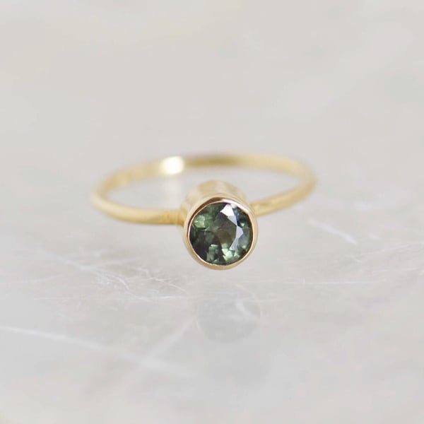 Image of Tanzania Green Sapphire fine round cut 14k gold ring