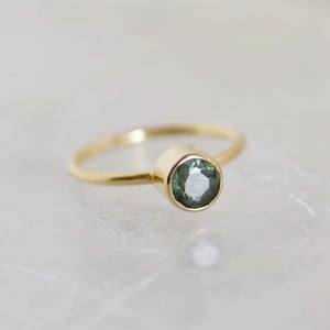 Image of Tanzania Green Sapphire fine round cut 14k gold ring