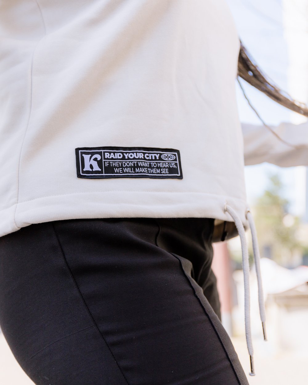 Image of RAID YOUR CITY HALF ZIP BEIGE