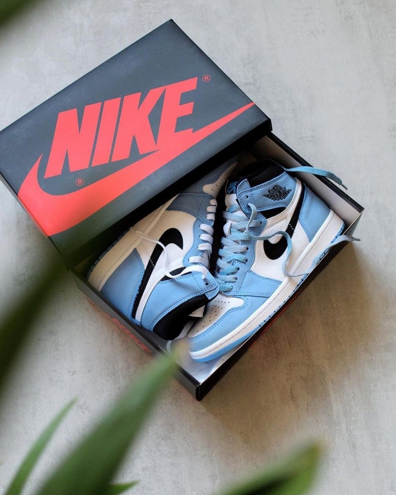 Image of 1 Retro High White University Blue