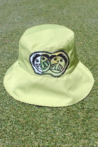 Image of the 2 sides bucket hat in green 