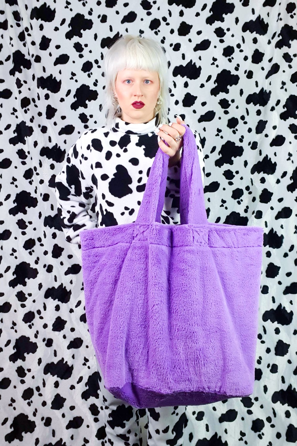 Image of purple GIGA purse