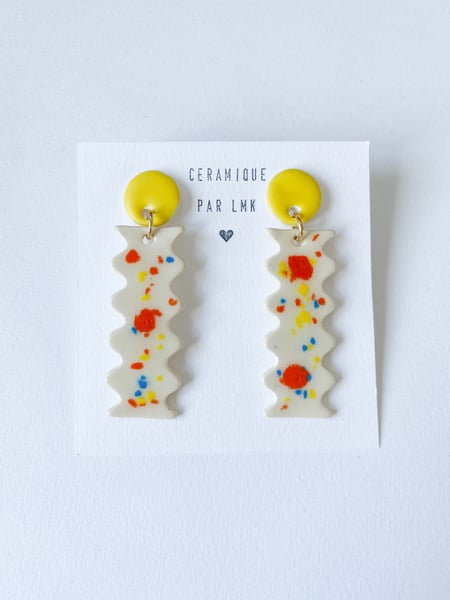 Image of Paire de boucles d’oreilles céramique TWISTO jaune mat et confettis 