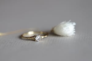 Image of 18ct gold and Platinum 'Fleur de Lys' rose-cut diamond ring (IOW178)