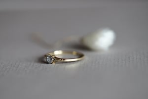 Image of 18ct gold and Platinum 'Fleur de Lys' rose-cut diamond ring (IOW178)