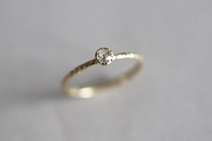 Image of 18ct gold 3.0mm rose-cut diamond faceted ring (IOW179)