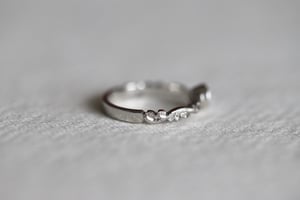 Image of Platinum 4.0mm rose-cut diamond ring (IOW196)