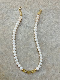 Image 2 of CLASSIC strand-lg pearl + citrine