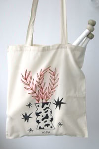 Image 4 of Tote bag vase et végétaux