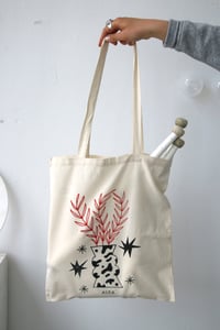 Image 2 of Tote bag vase et végétaux