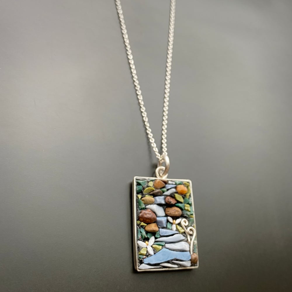 Image of Trillium Lined River Pendant