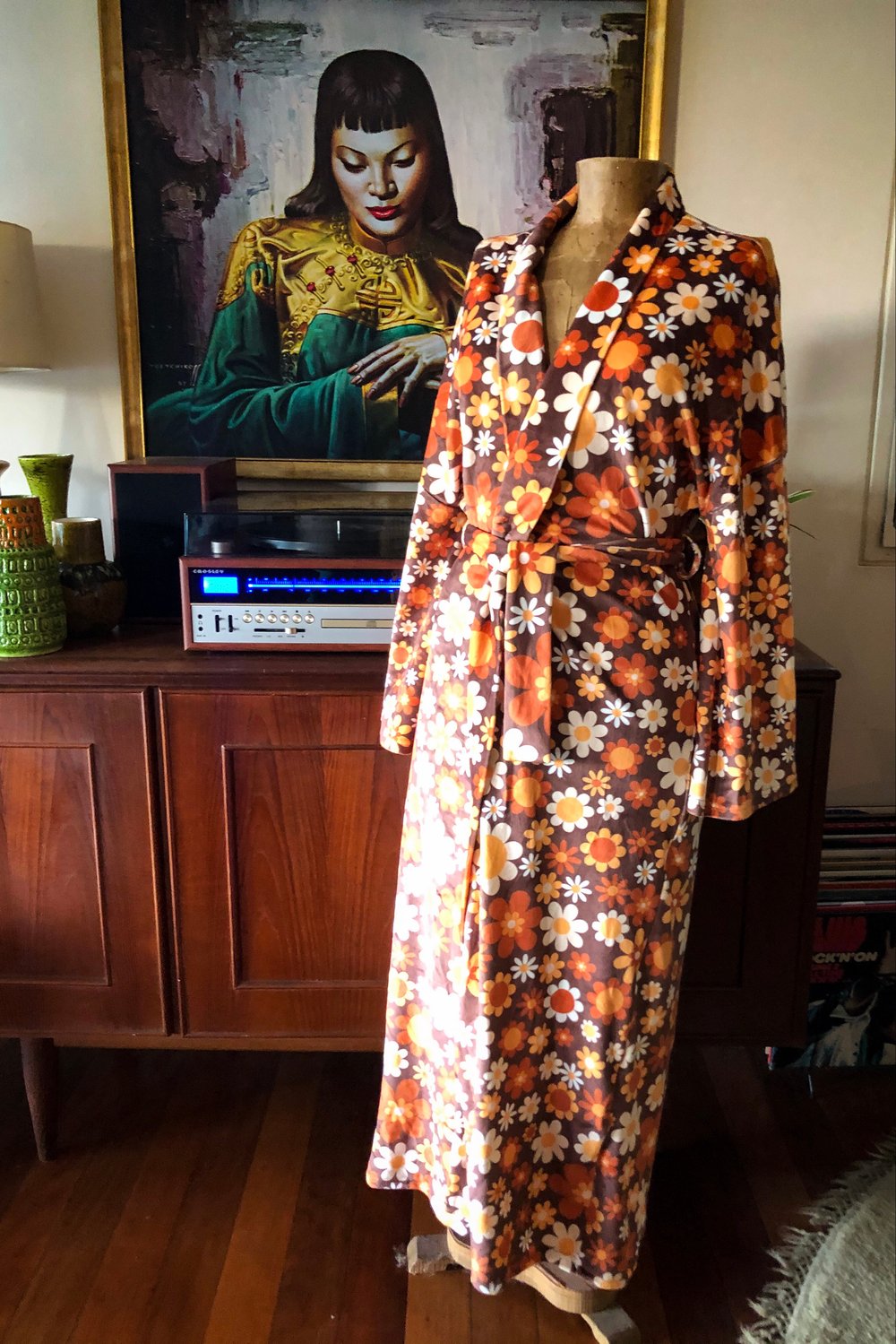 Velvet dreams Plush velvet robe in Sunny side up brown