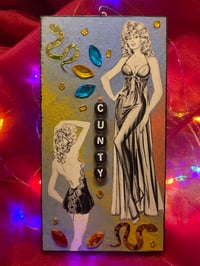 Cunty Pornament