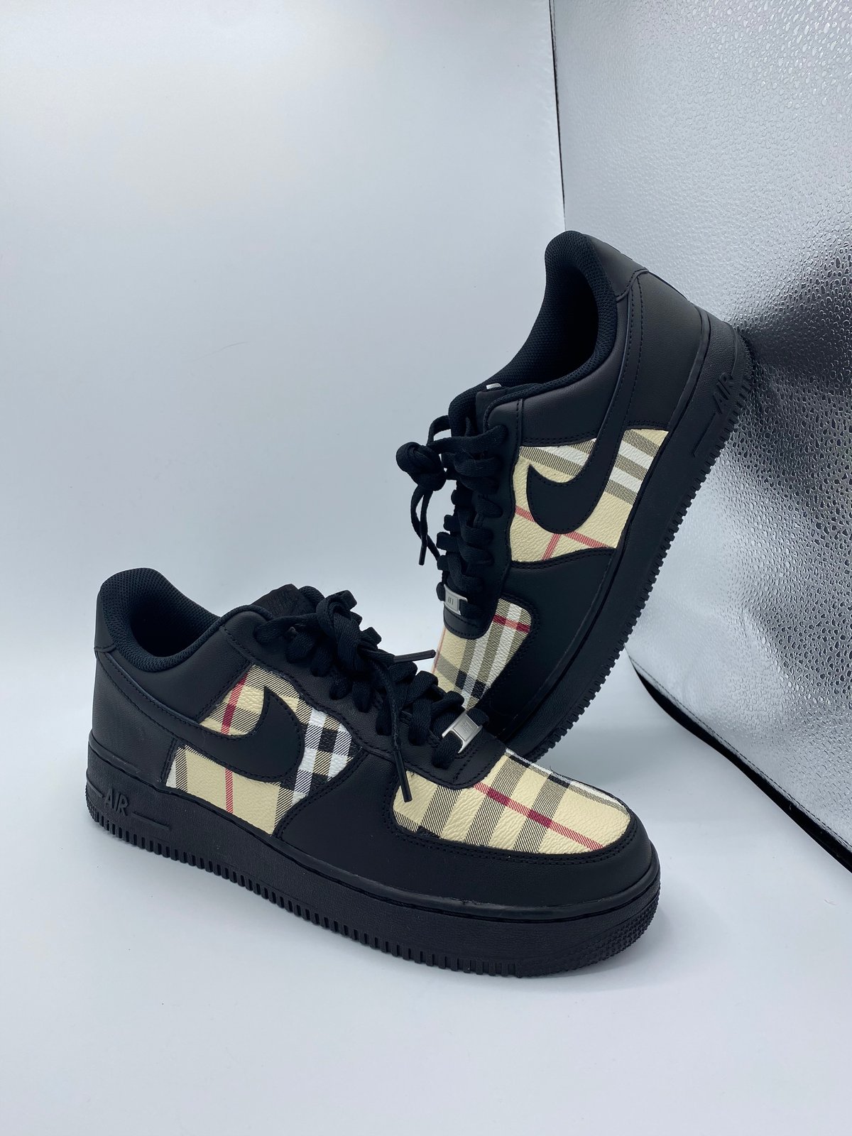 black burberry af1