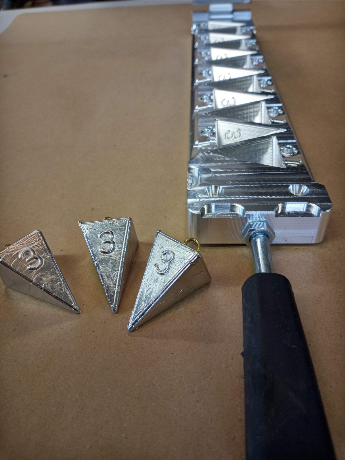 3 oz Pyramid Sinker Production Mold ( 12 cavity ) | Lake Side