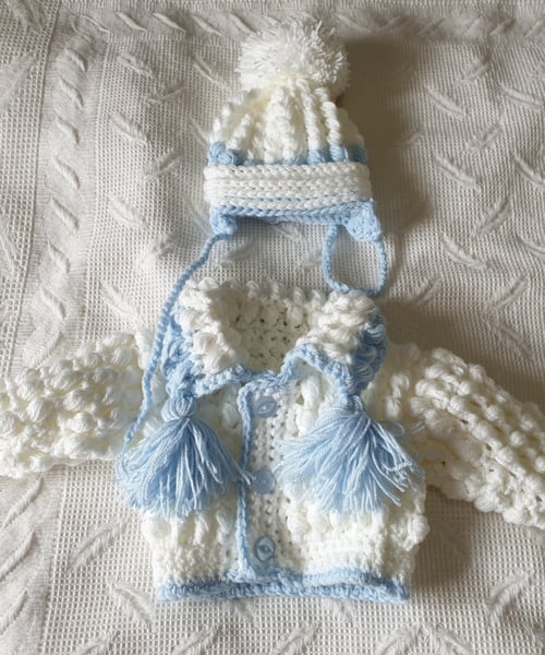 Image of Collar bobble cardi hat
