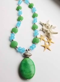 Image 2 of Tahitian Tropics Necklace – Kelly Green and Aqua