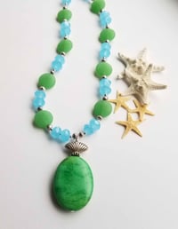 Image 4 of Tahitian Tropics Necklace – Kelly Green and Aqua