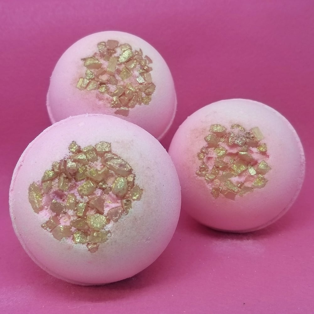 Image of Rose Gold - Luxury Foaming Shea Butter Bomb